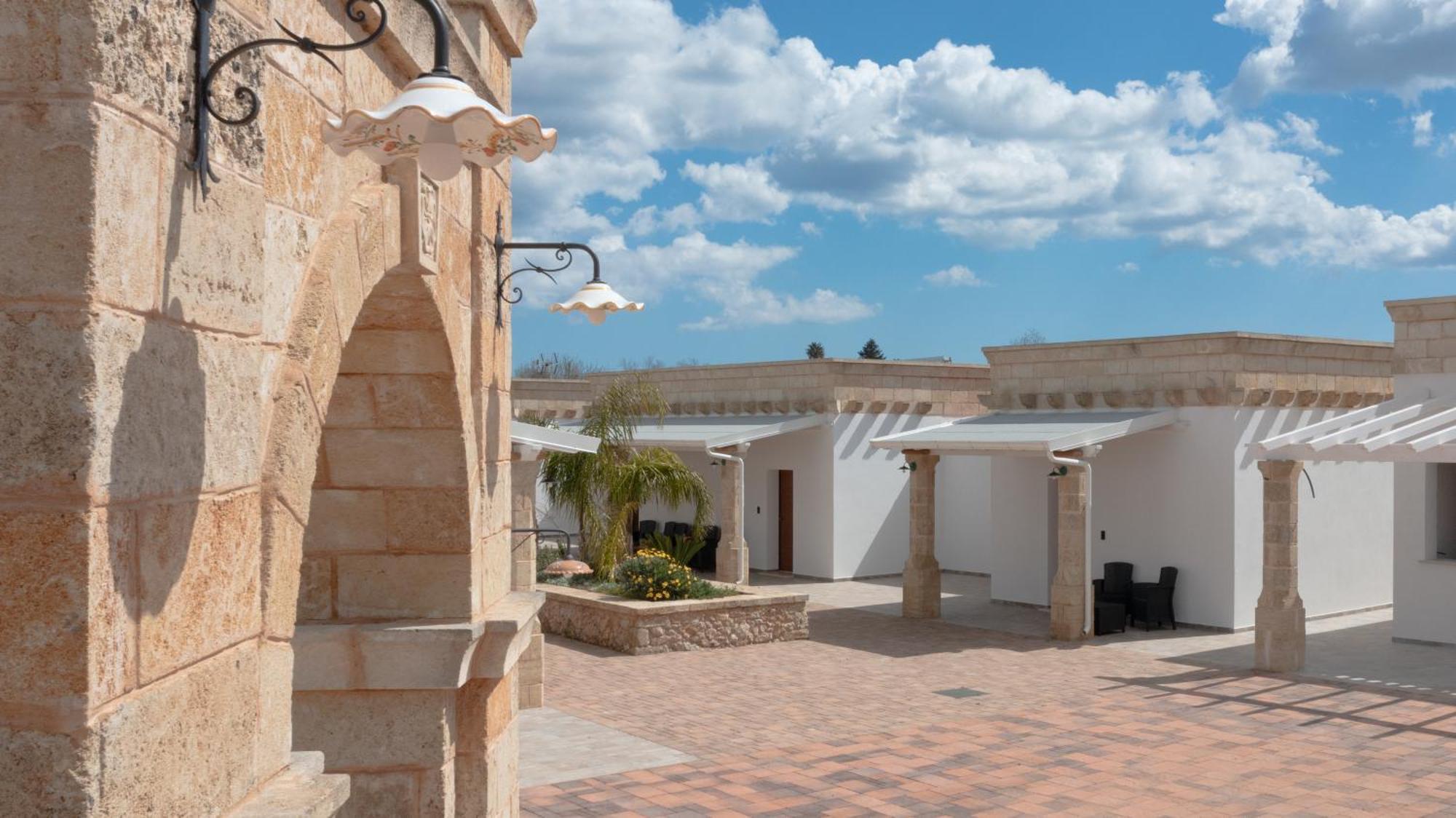 Borgo Specchia Natural Resort ภายนอก รูปภาพ