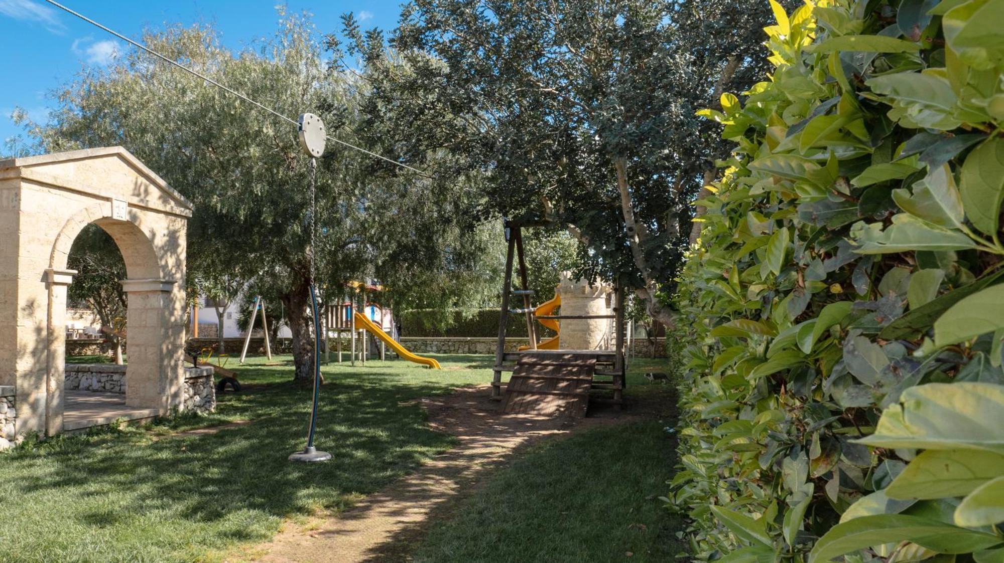 Borgo Specchia Natural Resort ภายนอก รูปภาพ