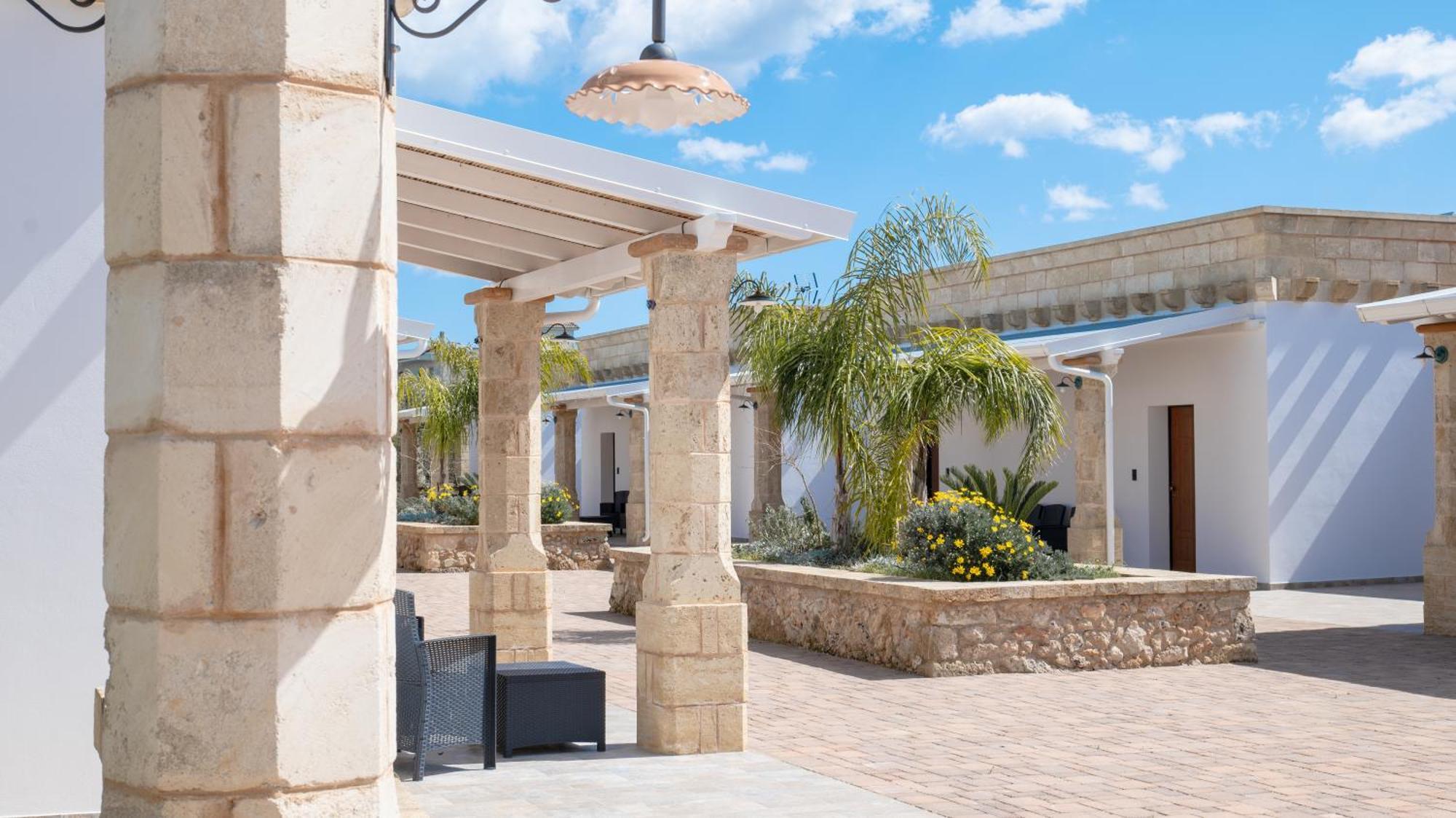 Borgo Specchia Natural Resort ภายนอก รูปภาพ